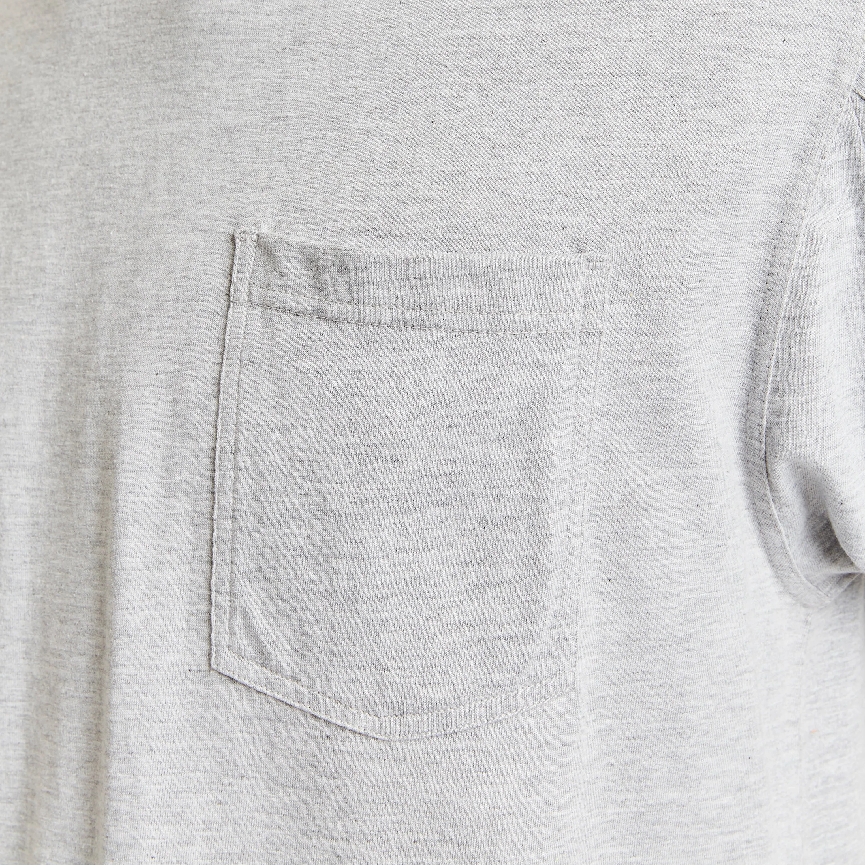 SHORT SLEEVE EXTENDED-TAIL POCKET GUSSET TEE